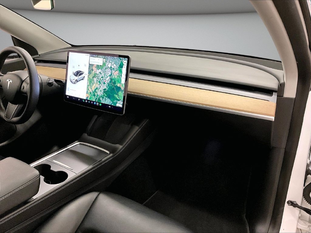 Used 2021 Tesla Model Y Long Range AWD/4WD image 25