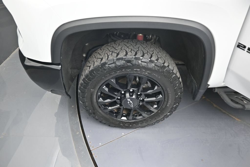 Used 2025 Chevrolet Silverado 2500 LT w/ Trail Boss Package AWD/4WD image 36