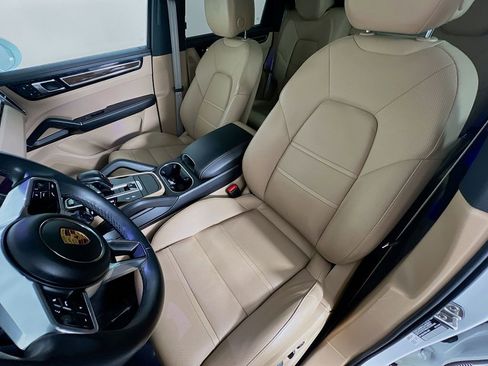 Used 2023 Porsche Cayenne S AWD/4WD image 22
