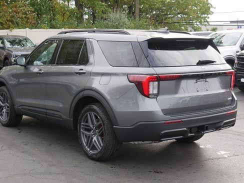 New 2026 Ford Explorer ST-Line w/ ST-Line Street Pack image 9
