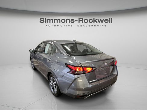 Used 2025 Nissan Versa SV image 7