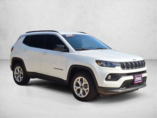 Used 2025 Jeep Compass Latitude AWD/4WD image 3