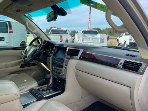 Used 2015 Lexus LX 570 570 image 31