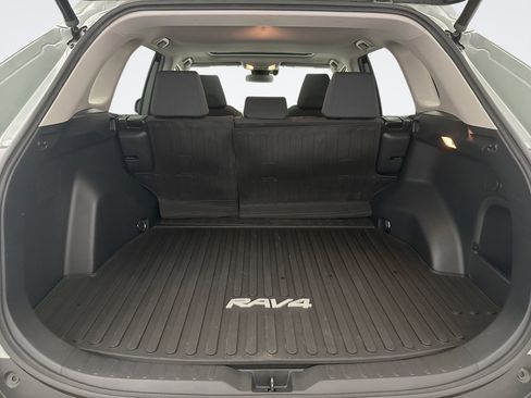 Used 2021 Toyota RAV4 XLE w/ Convenience Package AWD/4WD image 20