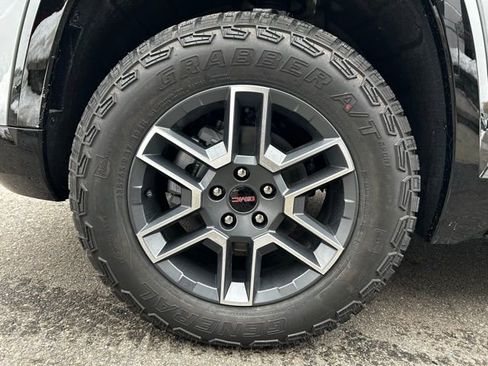 New 2026 GMC Terrain AT4 AWD/4WD image 5