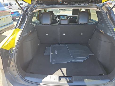 Used 2025 Nissan Kicks SR AWD/4WD image 8