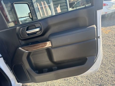 Used 2024 Chevrolet Silverado 2500 LT image 8