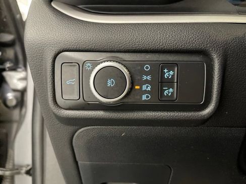 Used 2021 Ford Explorer XLT w/ Equipment Group 202A AWD/4WD image 22