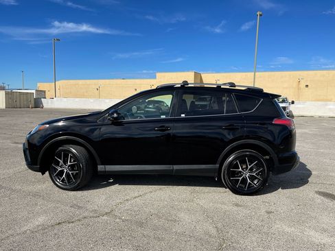 Used 2017 Toyota RAV4 SE w/ Advanced Technology Package image 4