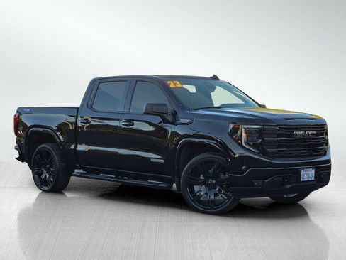 Used 2023 GMC Sierra 1500 Elevation image 1