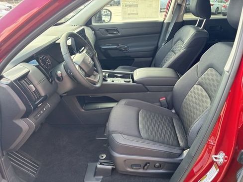 New 2026 Nissan Pathfinder SV image 9