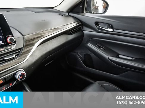 Used 2025 Nissan Altima 2.5 SV FWD image 53