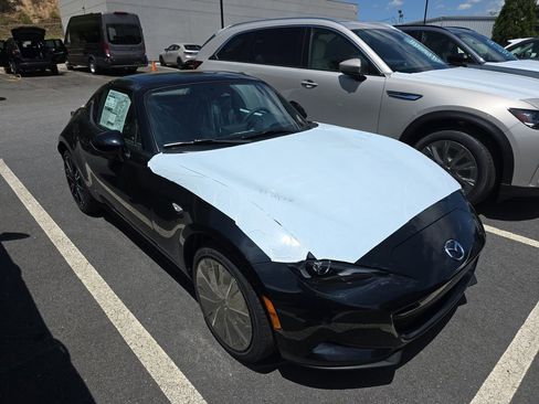 New 2026 MAZDA MX-5 Miata RF Grand Touring RWD image 1