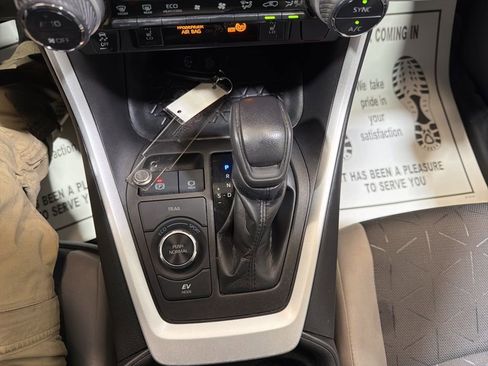 Used 2021 Toyota RAV4 XLE w/ XLE Grade Weather Package image 30