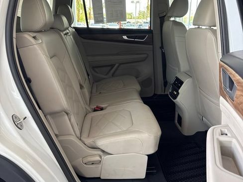 Certified 2024 Volkswagen Atlas SE FWD image 8