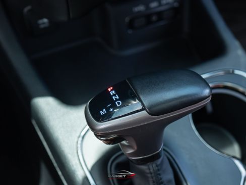 Used 2018 Dodge Durango SRT w/ Technology Group AWD/4WD image 38