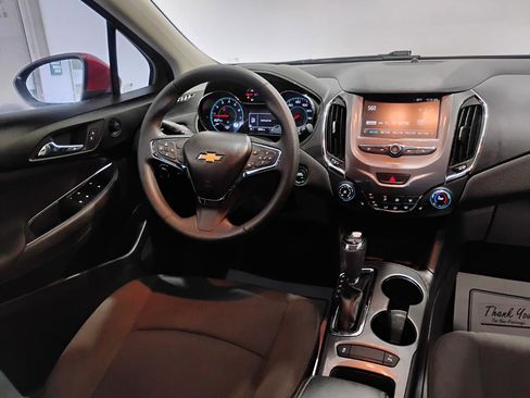 Used 2017 Chevrolet Cruze LT w/ Convenience Package FWD image 14