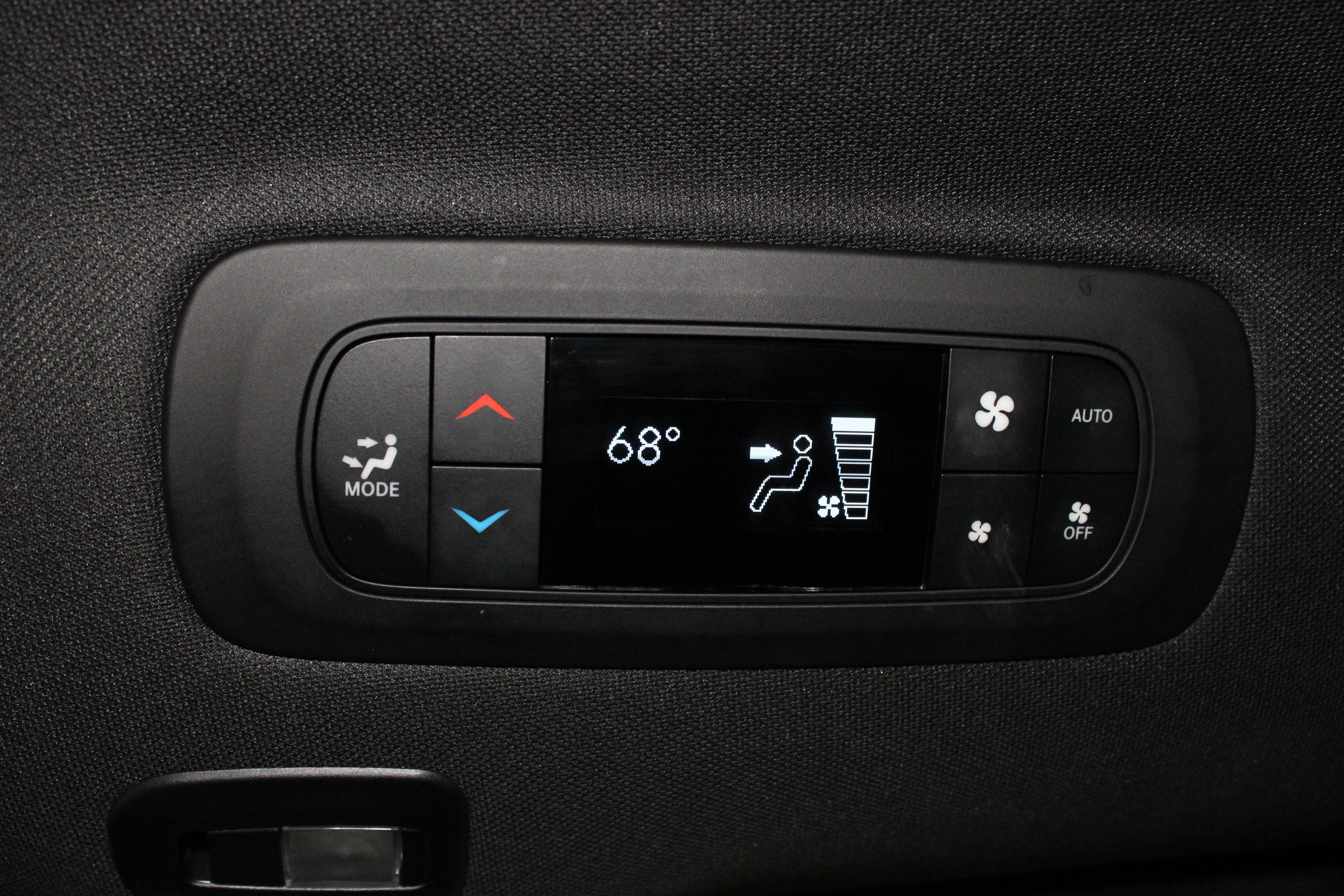 Used 2025 Chrysler Pacifica Limited FWD image 17