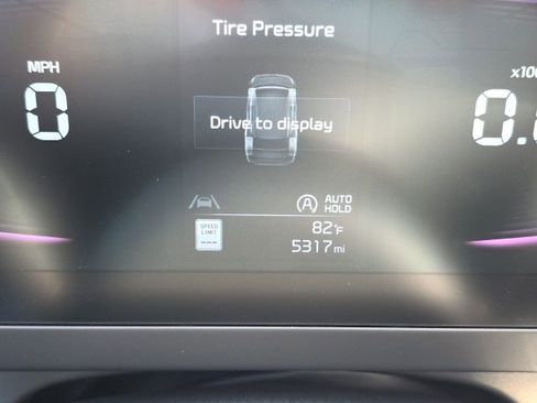 Used 2025 Kia Sportage LX image 10