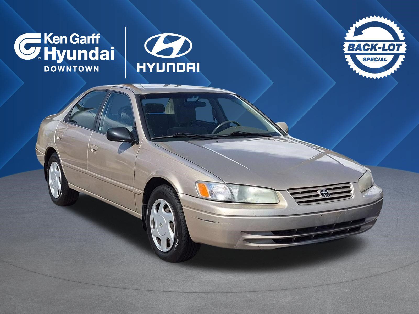 Used 1998 Toyota Camry LE FWD image 1