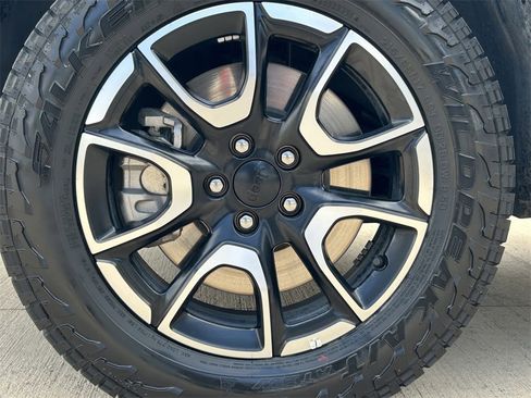 Used 2024 Jeep Compass Trailhawk image 9