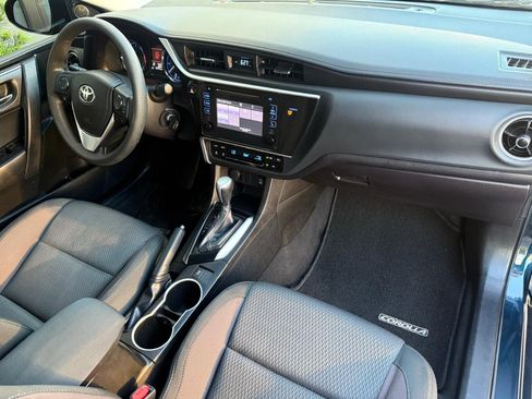 Used 2018 Toyota Corolla XLE image 17