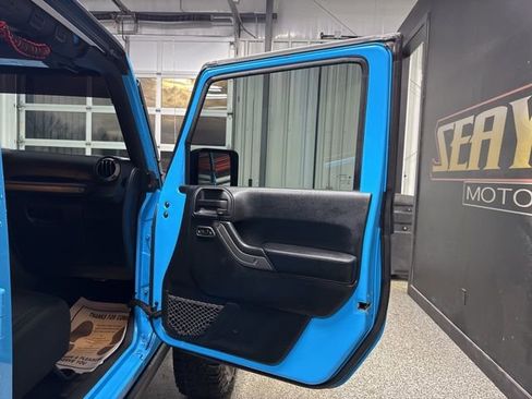 Used 2017 Jeep Wrangler Unlimited Sport image 24