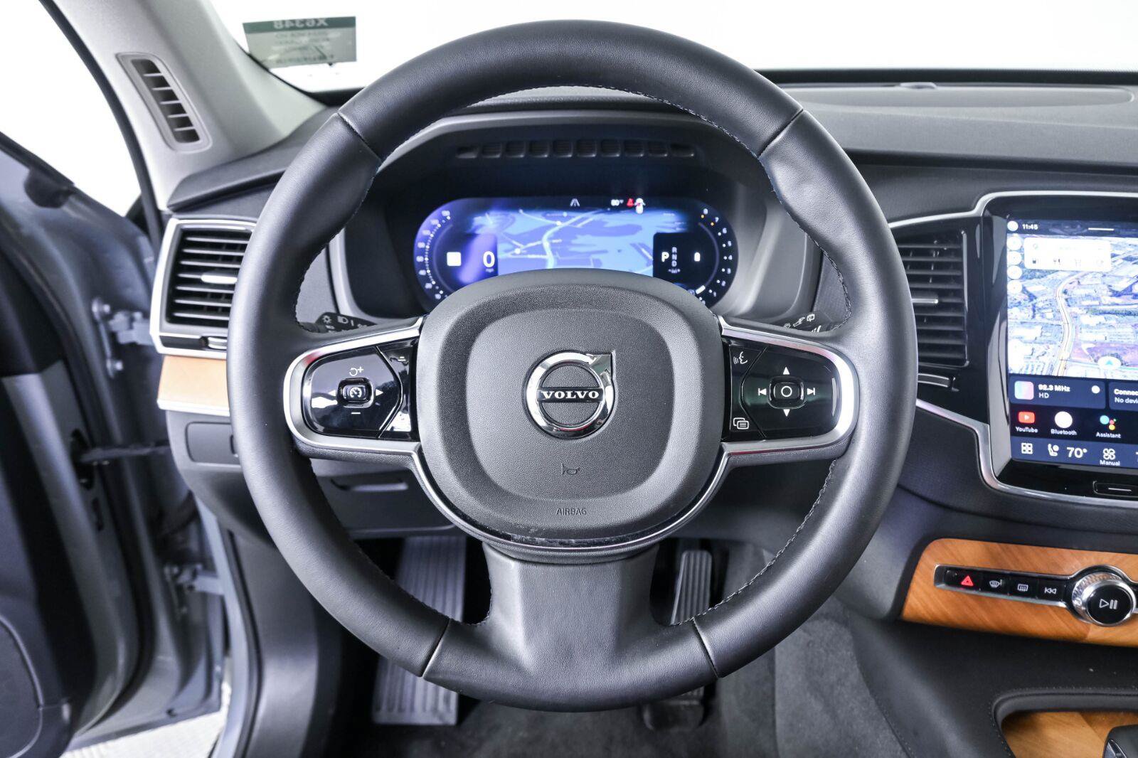Certified 2024 Volvo XC90 B5 Plus AWD/4WD image 8