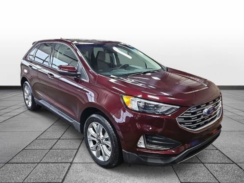 Used 2024 Ford Edge Titanium image 3
