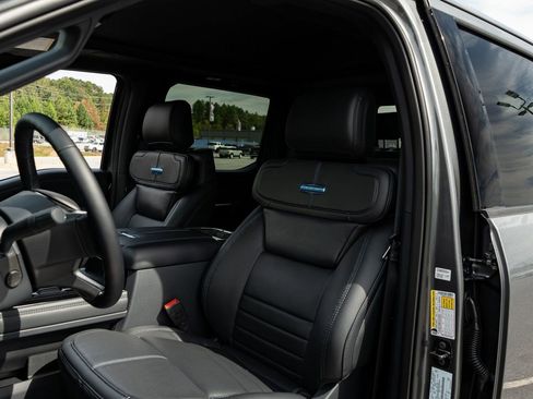New 2026 Ford F250 Platinum w/ FX4 Off-Road Package AWD/4WD image 25