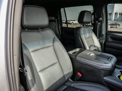 Used 2024 Chevrolet Suburban RST w/ Sport Performance Package AWD/4WD image 19