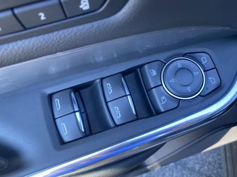 Used 2024 Cadillac XT4 Premium Luxury image 13