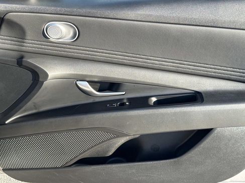 Used 2023 Hyundai Elantra SEL w/ Convenience Package image 17