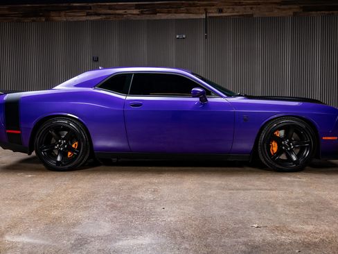 Used 2019 Dodge Challenger SRT Hellcat Redeye image 10