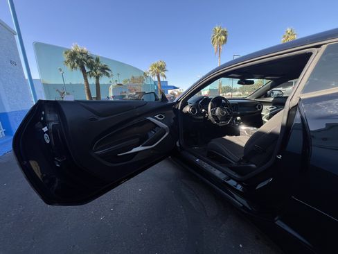 Used 2017 Chevrolet Camaro LT image 9
