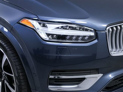 Used 2023 Volvo XC90 B5 Plus image 40