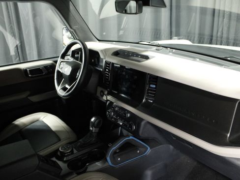 Used 2023 Ford Bronco Wildtrak image 31