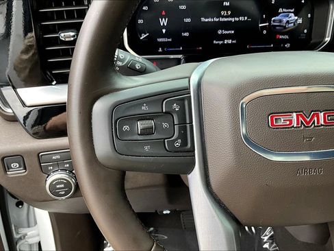 Used 2026 GMC Sierra 1500 SLT AWD/4WD image 14