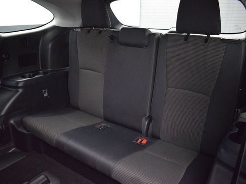 Used 2023 Toyota Highlander L FWD image 13