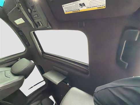 Used 2016 Cadillac Escalade ESV Platinum image 23