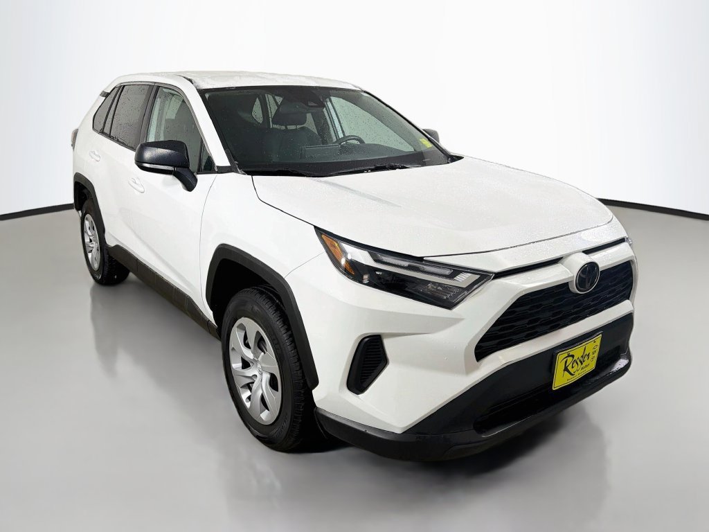 Used 2024 Toyota RAV4 LE FWD image 4