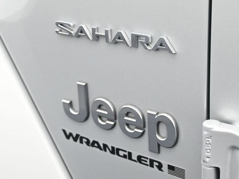 Used 2024 Jeep Wrangler Sahara image 20