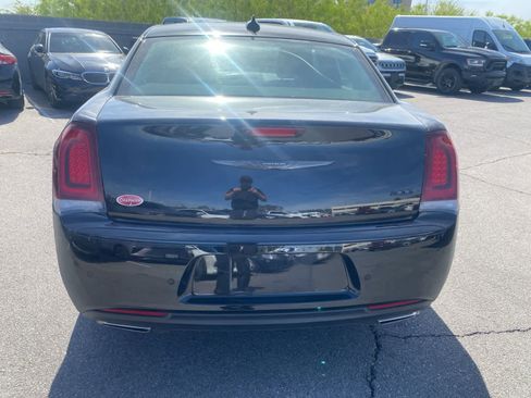 Used 2022 Chrysler 300 Touring L w/ Popular Equipment Group RWD image 8