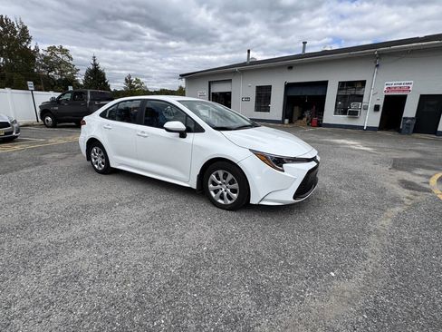 Used 2024 Toyota Corolla LE image 5