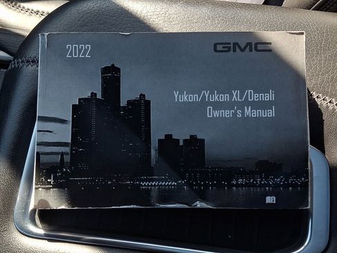 Used 2022 GMC Yukon XL Denali image 26