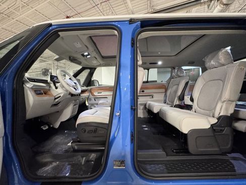 New 2025 Volkswagen ID. Buzz 1st Edition image 47