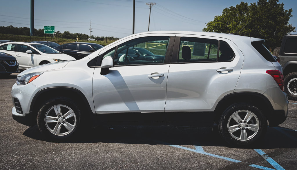 Used 2021 Chevrolet Trax LS AWD/4WD image 14
