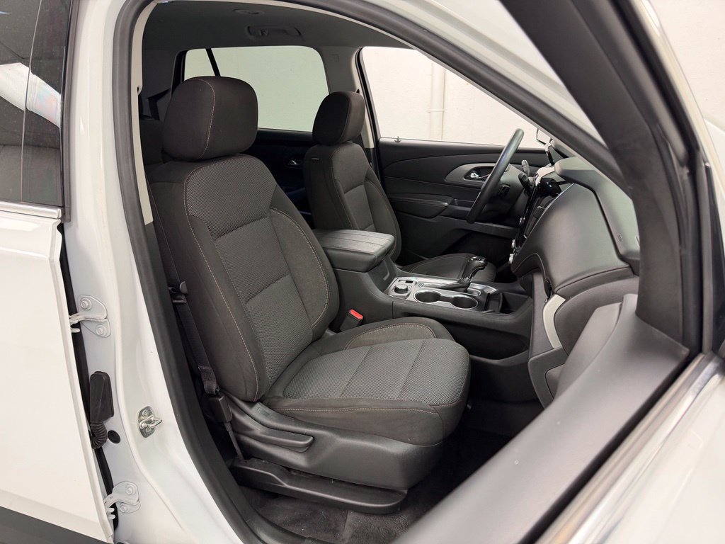 Used 2020 Chevrolet Traverse LS FWD image 12
