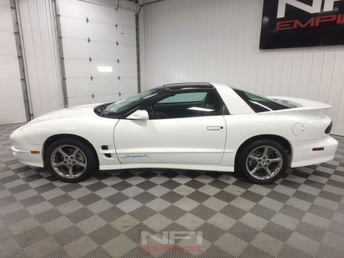 Used 1999 Pontiac Firebird Formula w/ SLP Firehawk Pkg RWD image 2
