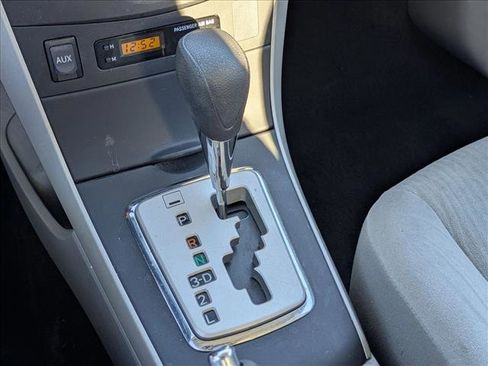 Used 2010 Toyota Corolla LE image 12